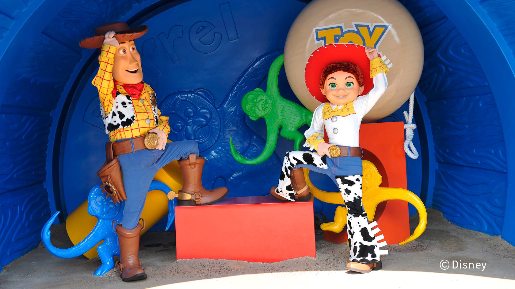 hkdl-att-barrel-of-fun-hero-00.jpg